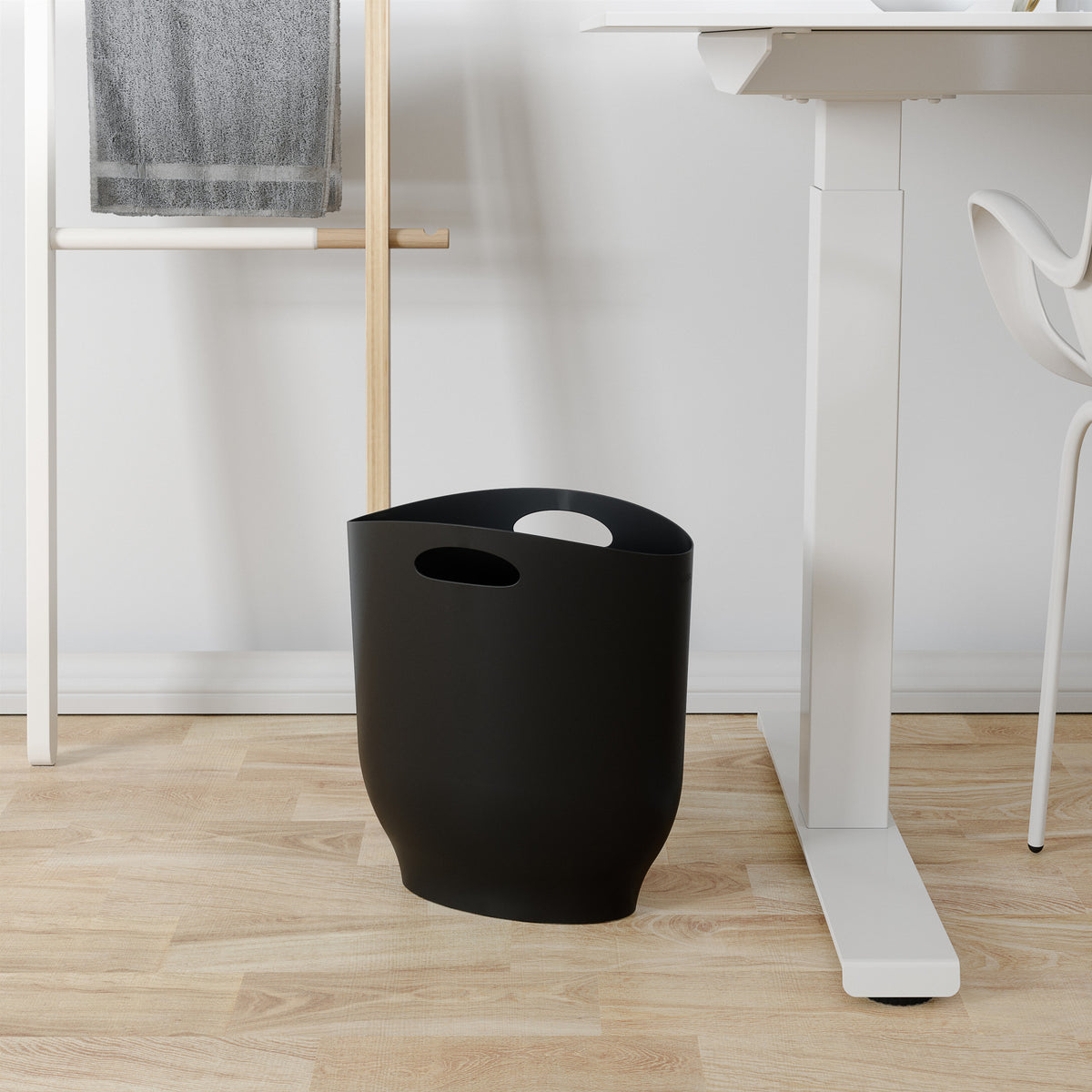 Shop Umbra Modern Bathroom Trash Cans – Umbra Canada